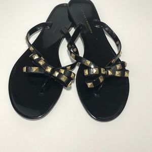 Chinese Laundry Sandels